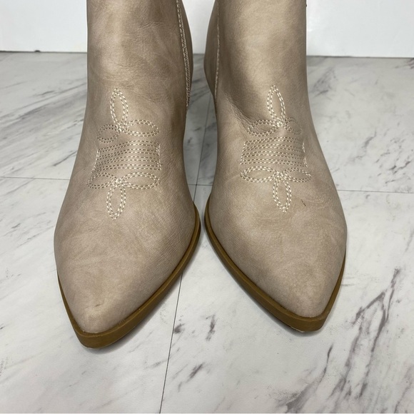 New! DV by Dolce Vita Kiki Bootie 9 1/2 - Picture 11 of 15